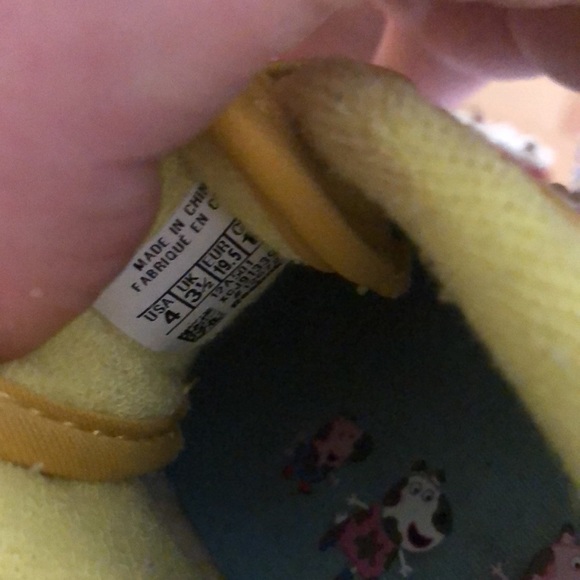 Two pairs adorable and small “Peppa The Pig” themed Shoes US 4 and US 5. - Picture 10 of 10